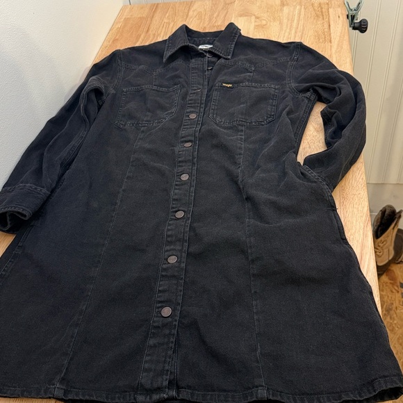 Western | Wrangler black wash denim dress with hand pockets too - Picture 14 of 14